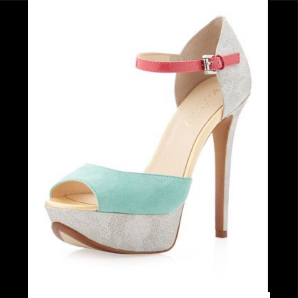 Brand new Boutique 9 open toe Platform Pumps
